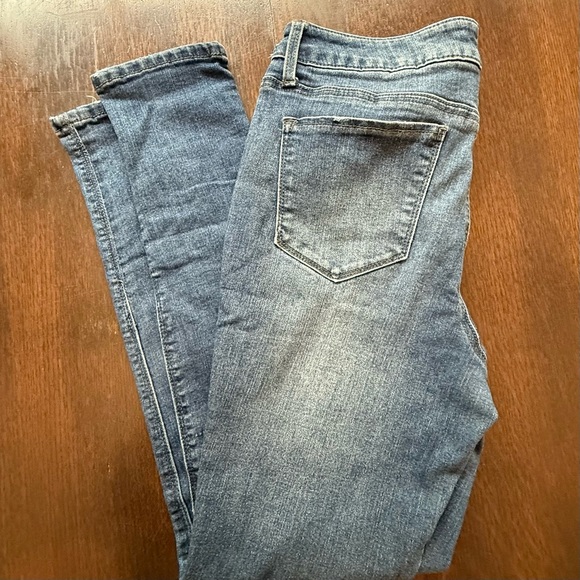 1822 Women's Distressed Skinny Blue Jeans size 8/29 - Picture 6 of 14